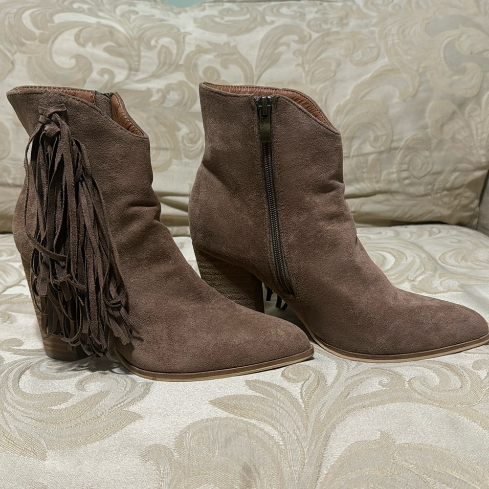 Women’s Beast Fringe Boots